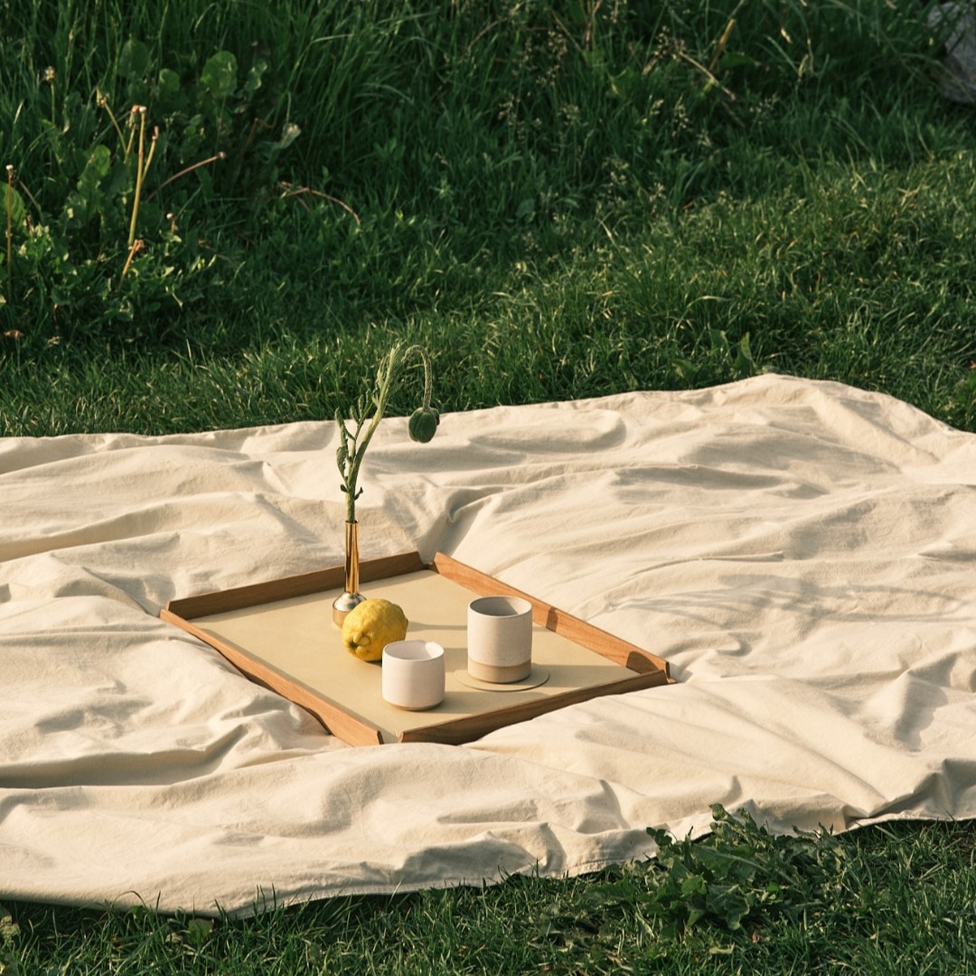 217370 1 servirovaci podnos airy nupo 30 x 30 cm lnena hneda kuze drevo lind dna