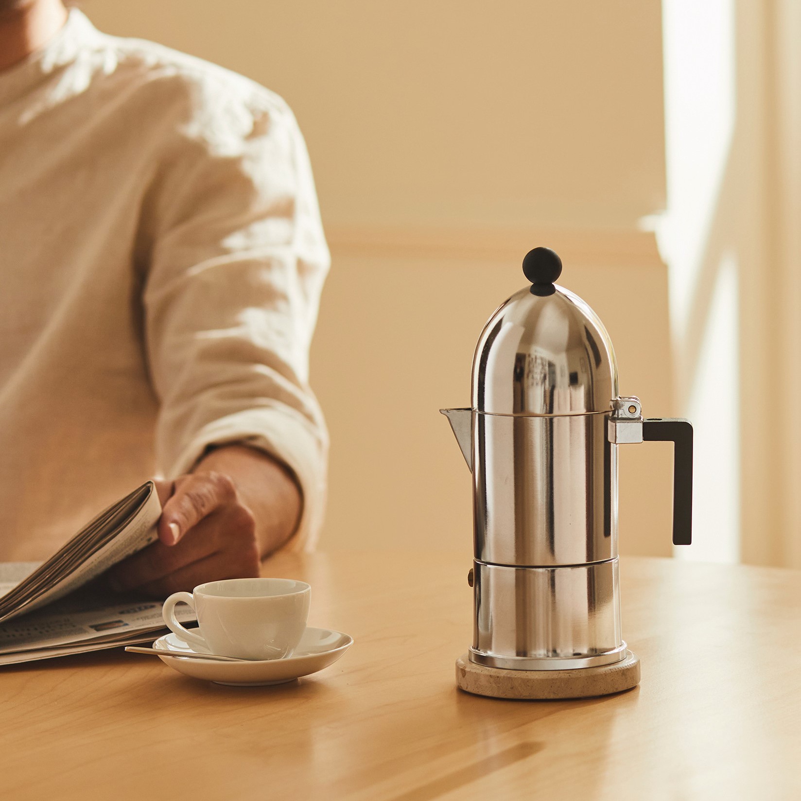 218897 1 moka kavovar la cupola 150 ml stribrna hlinik alessi