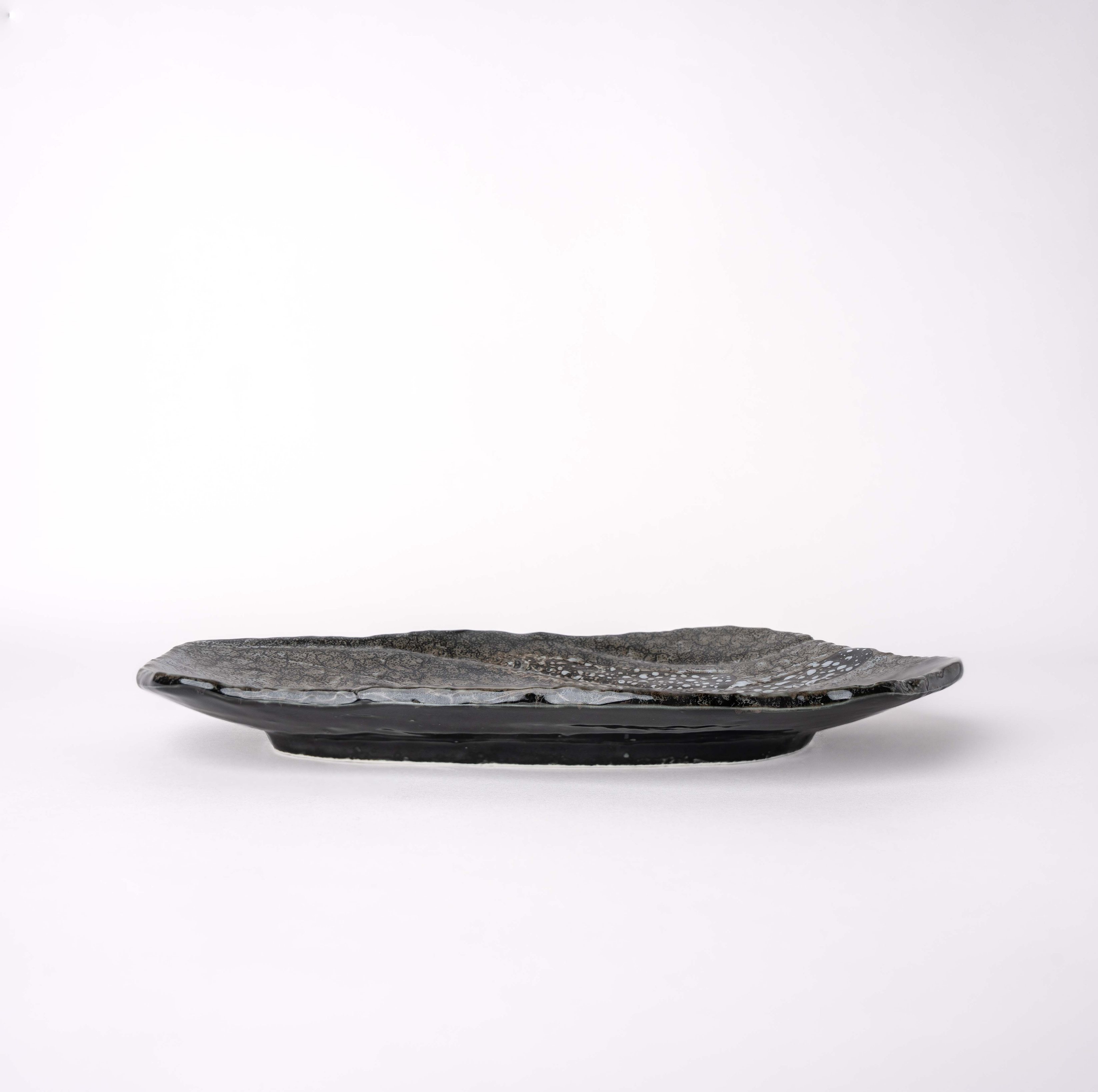 220037 1 jidelni talir shiranami 27 x 17 cm modra keramika mij