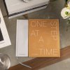 Baby-dagboek ONE STEP AT A TIME, oranje, Printworks