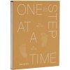 Baby-dagboek ONE STEP AT A TIME, oranje, Printworks