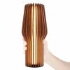 216953 7 prenosna stolni lampa radiant 28 cm led prirodni drevo eva solo