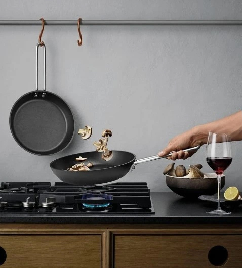 Non-stick Pan Care: When Is It Time to Say Goodbye?