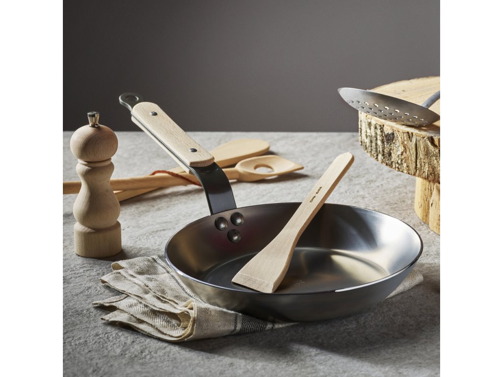 https://cdn.myshoptet.com/usr/www.kulina.com/user/shop/big/225661-4_frying-pan-mineral-b-element-26-cm--wooden-handle--de-buyer.jpg?63412ca7