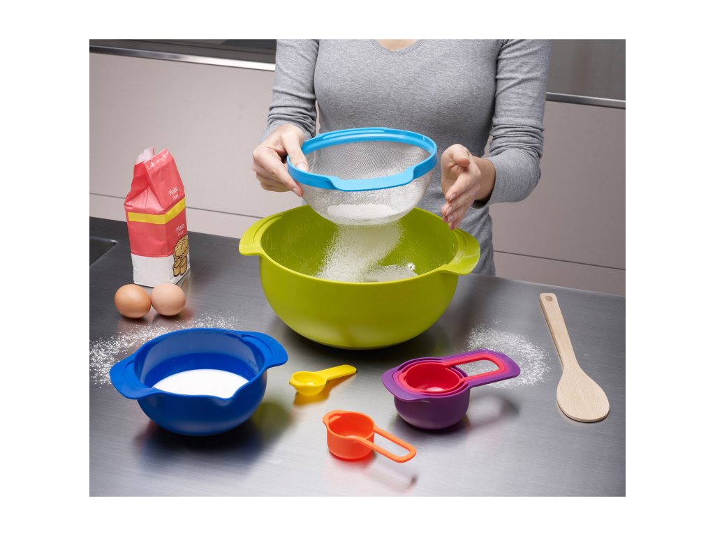 https://cdn.myshoptet.com/usr/www.kulina.com/user/shop/big/227407-5_kitchen-bowl-set-nest--9-pcs--with-measuring-cups--stackable--multicolour--joseph-joseph.jpg?6341343c