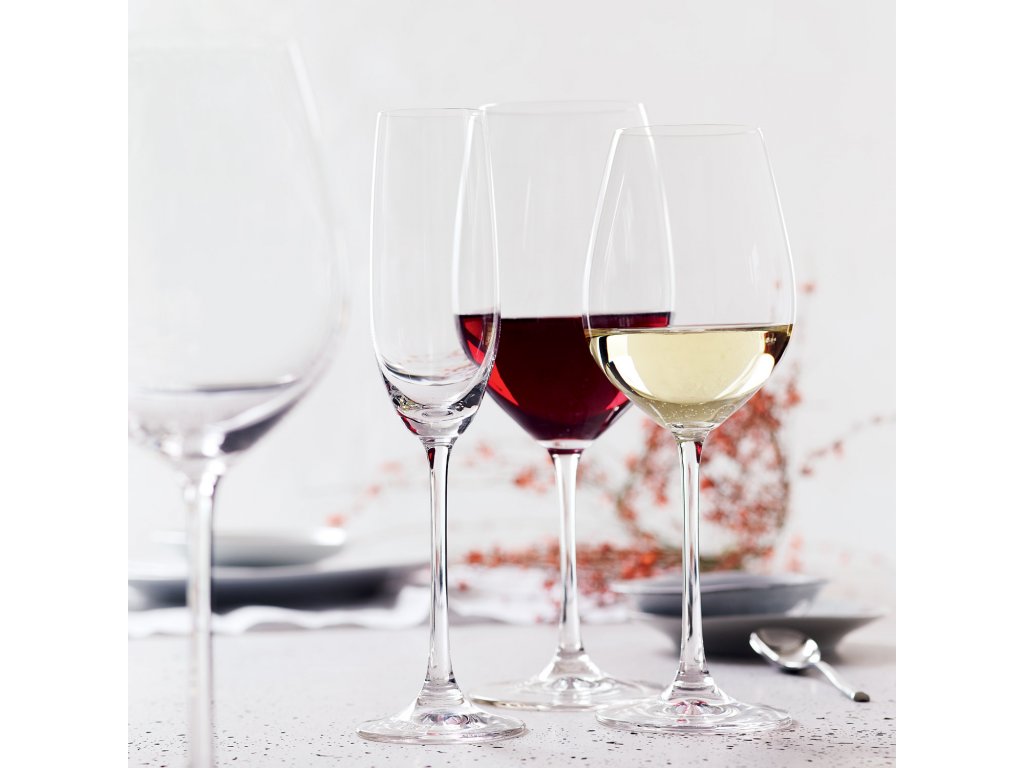 https://cdn.myshoptet.com/usr/www.kulina.com/user/shop/big/229915-2_red-wine-glass-salute-burgundy--set-of-4-pcs--810-ml--spiegelau.jpg?63413041