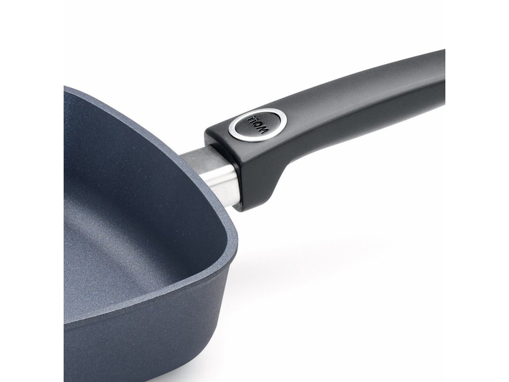 https://cdn.myshoptet.com/usr/www.kulina.com/user/shop/big/230869-1_non-stick-pan-diamond-lite-30-x-26-cm--titanium--woll.jpg?634150ca