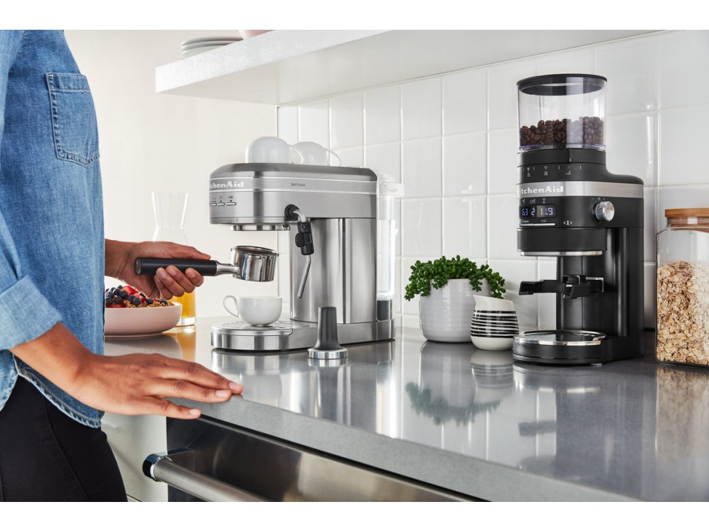 https://cdn.myshoptet.com/usr/www.kulina.com/user/shop/big/234853-9_coffee-grinder-5kcg8433ebm--black-matt--kitchenaid.jpg?6383d637