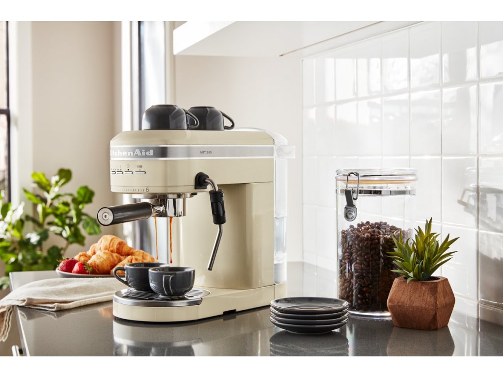https://cdn.myshoptet.com/usr/www.kulina.com/user/shop/big/234871-5_semi-automatic-coffee-machine-artisan-5kes6503eac--almond--kitchenaid.jpg?634355d5