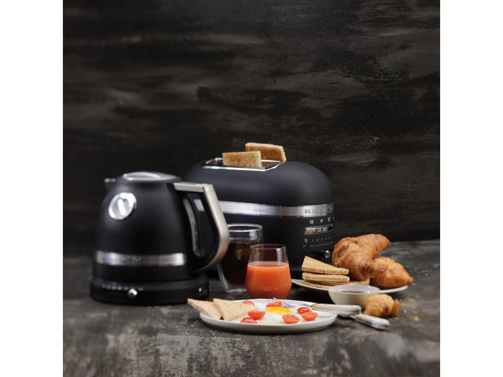 https://cdn.myshoptet.com/usr/www.kulina.com/user/shop/big/247462-1_electric-kettle-artisan-1-5-l--black--kitchenaid.jpg?62d18b2a