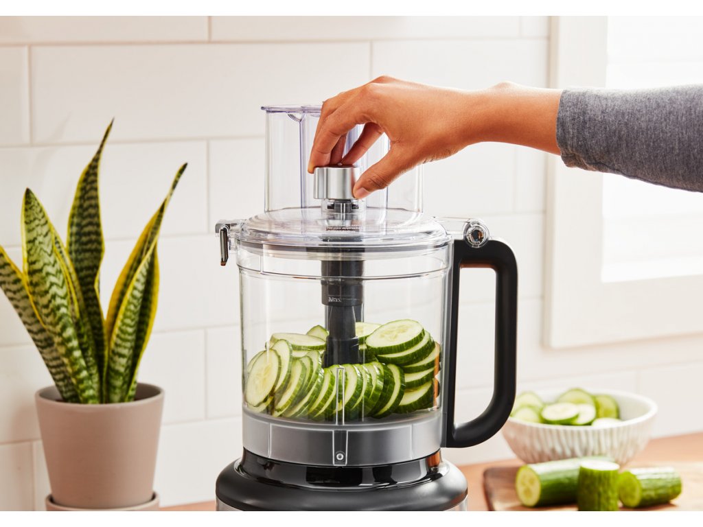 https://cdn.myshoptet.com/usr/www.kulina.com/user/shop/big/247648-3_food-processor-5kfp1319-3-1-l--almond--kitchenaid.jpg?62d6ce38