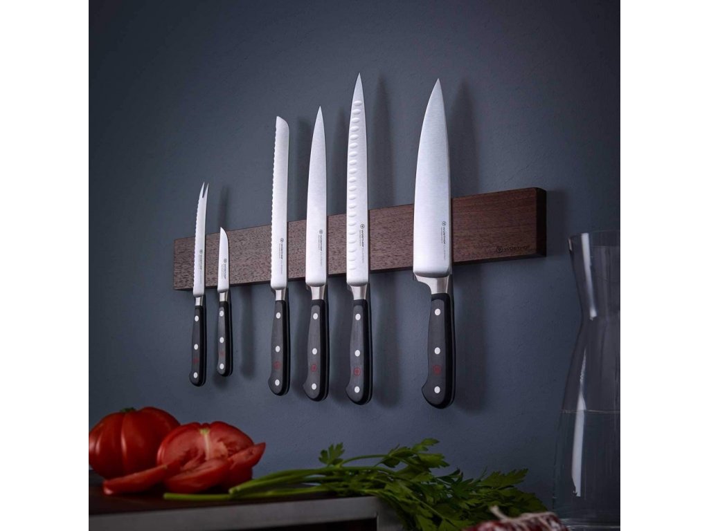 https://cdn.myshoptet.com/usr/www.kulina.com/user/shop/big/253315-5_boning-knife-classic-14-cm--wusthof.jpg?6341585d
