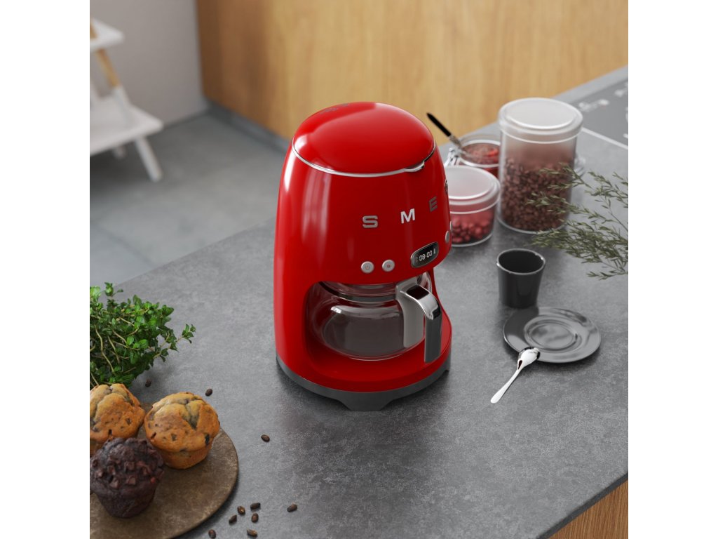 https://cdn.myshoptet.com/usr/www.kulina.com/user/shop/big/318239-3_drip-coffee-machine-50-s-style-dcf02rdeu--red--smeg.jpg?63ed8e6e