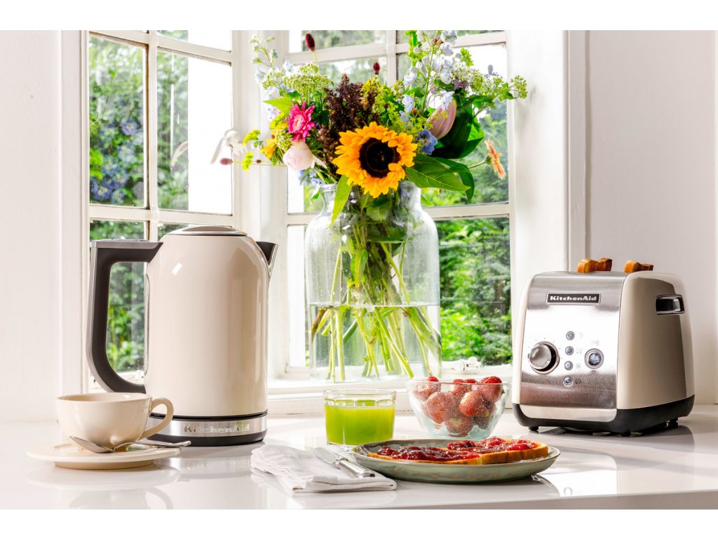 https://cdn.myshoptet.com/usr/www.kulina.com/user/shop/big/318326-1_temperature-control-kettle-5kek1722ept-1-7-l--pistachio--kitchenaid.jpg?6409b5c2