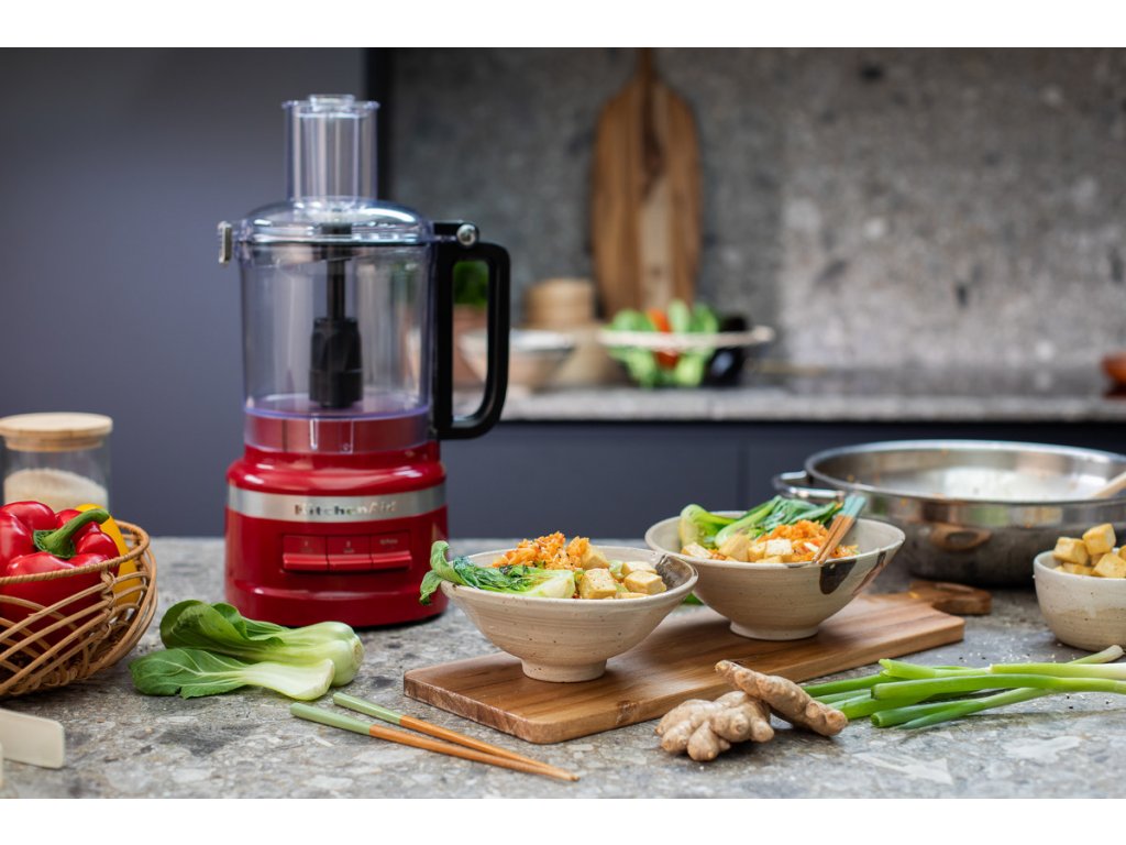 https://cdn.myshoptet.com/usr/www.kulina.com/user/shop/big/318332-1_food-processor-5kfp0921eer--royal-red--kitchenaid.jpg?6409b5bf