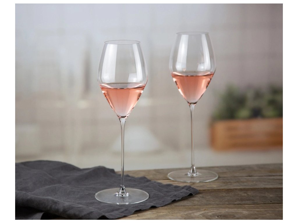 https://cdn.myshoptet.com/usr/www.kulina.com/user/shop/big/320845-1_rose-wine-glass-veloce--set-of-2-pcs--347-ml--riedel.jpg?647a0190