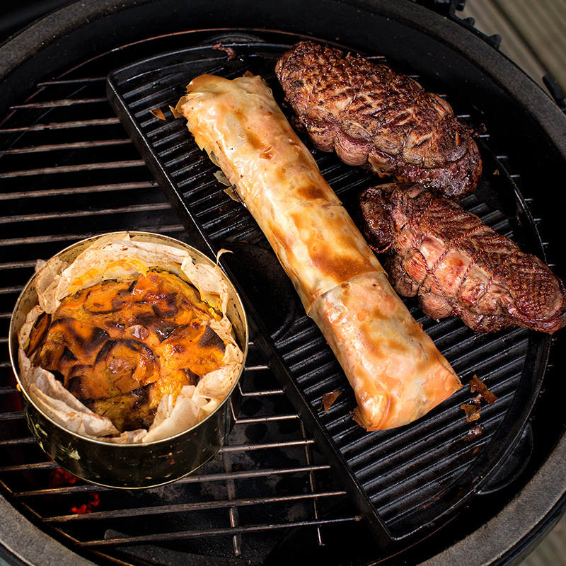 Litinová plotna, půlkuhová, Big Green Egg