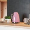 SMEG KONVICE PASTELOVA RUZOVA SCENA 02