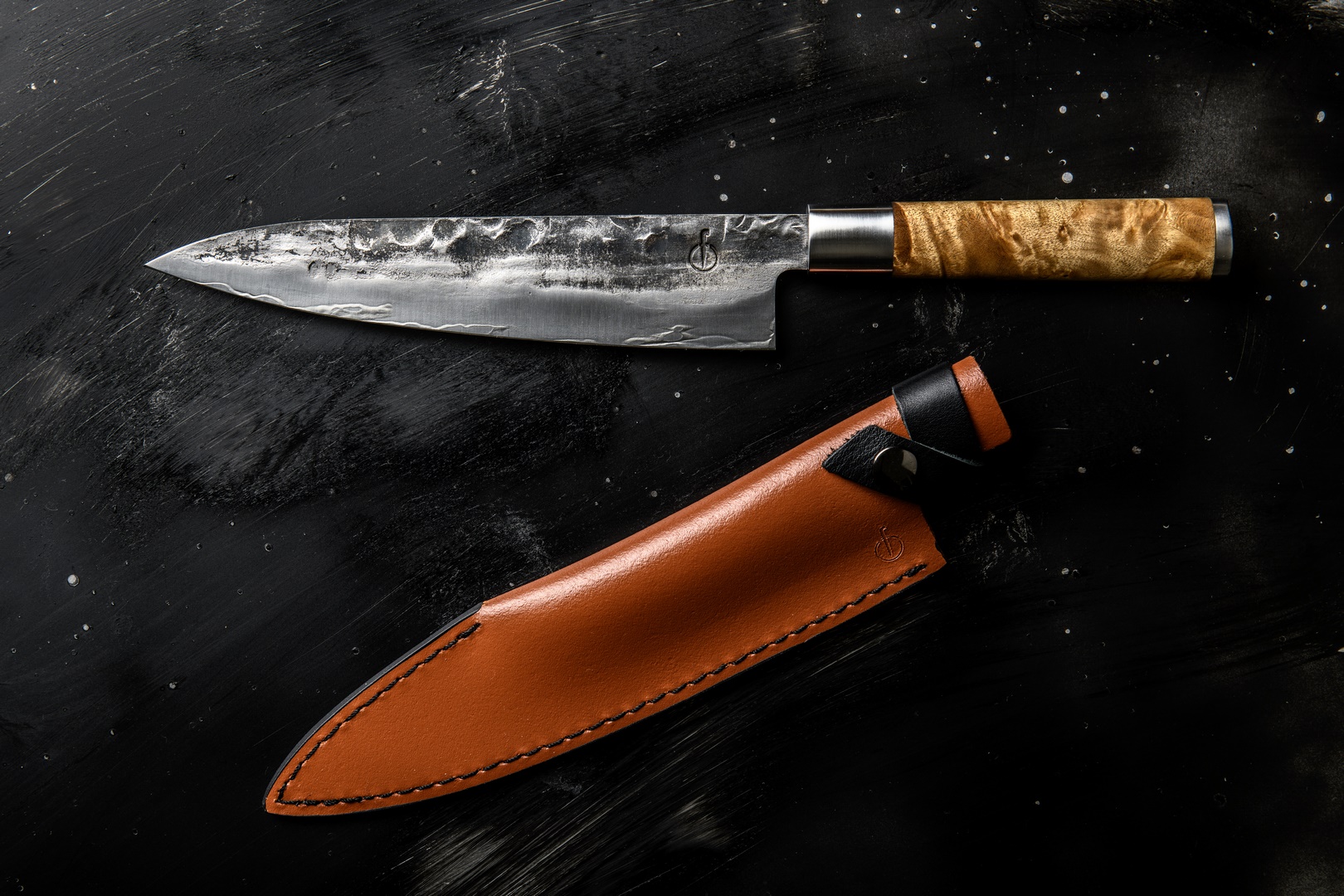 Kokkekniv VG10 20,5 cm, med læderetui, Forged