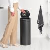 Touch top saffaldsspand TOUCH BIN NEW 30 l, selvsikker grå, stål, Brabantia