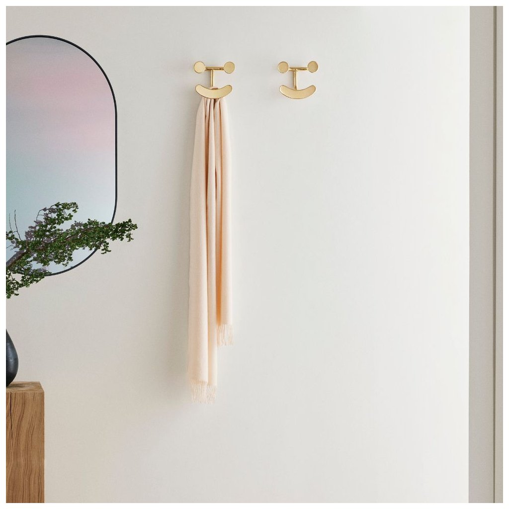 Perchero para abrigos HAPPY 15 cm laton acero Fritz Hansen 105 Kulina