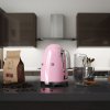 190136 smeg konvice pastelova ruzova scena 01