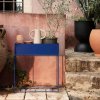216938 1 kvetinac plant box 60 cm modra zelezo ferm living