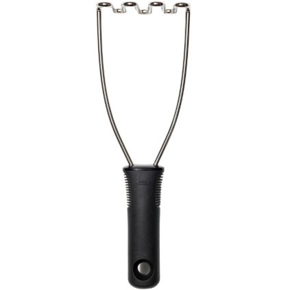 OXO-perunasurvin GOOD GRIPS 27 cm, musta, ruostumaton teräs