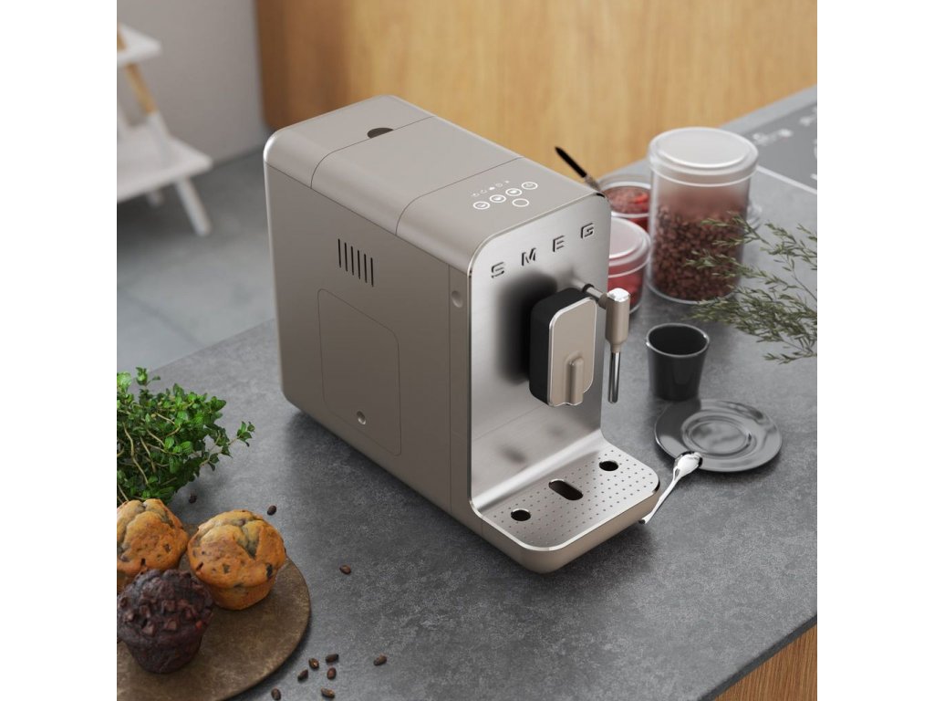Machine à café Smeg bcc02 avec mousseur à lait taupe / marron 2023 –  Bohnenfee