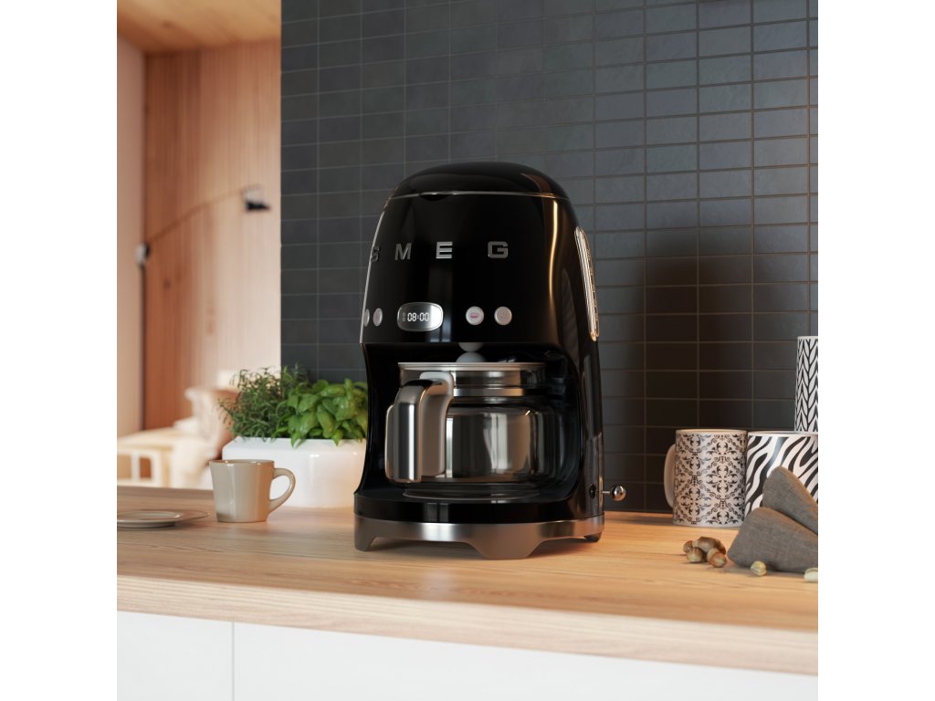Machine à café filtre DCF02BLEU noir, Smeg - Kulina.fr