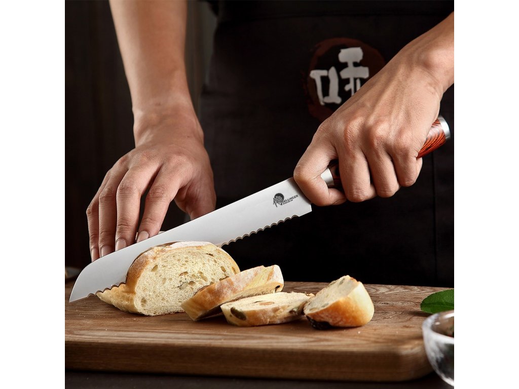 Couteau à pain et couteau de pâtissier