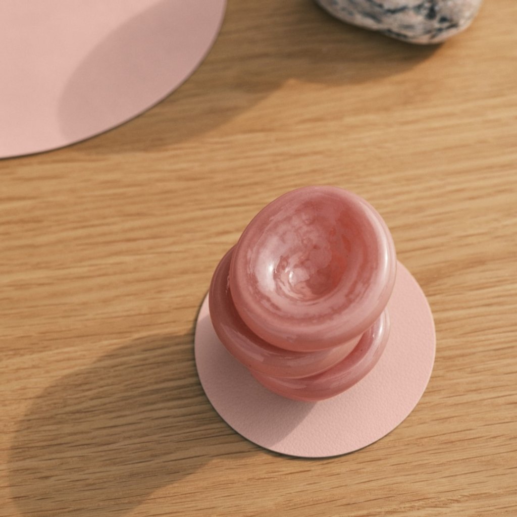 217340 1 podtacek circle nupo 10 cm ruzova kuze lind dna