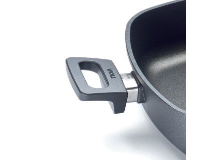 Τηγάνι σερβιρίσματος TITANIUM NOWO, 28 x 28 cm, για επαγωγική εστία, αντικολλητικό, από τιτάνιο, WOLL