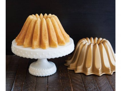 Φόρμα ζαχαροπλαστικής Bundt LOTUS, σε χρυσό, Nordic Ware