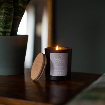Αρωματικό κερί CHAMOMILE & CEDAR, χρόνος καύσης 45 ώρες, Isle of Skye Candle Company