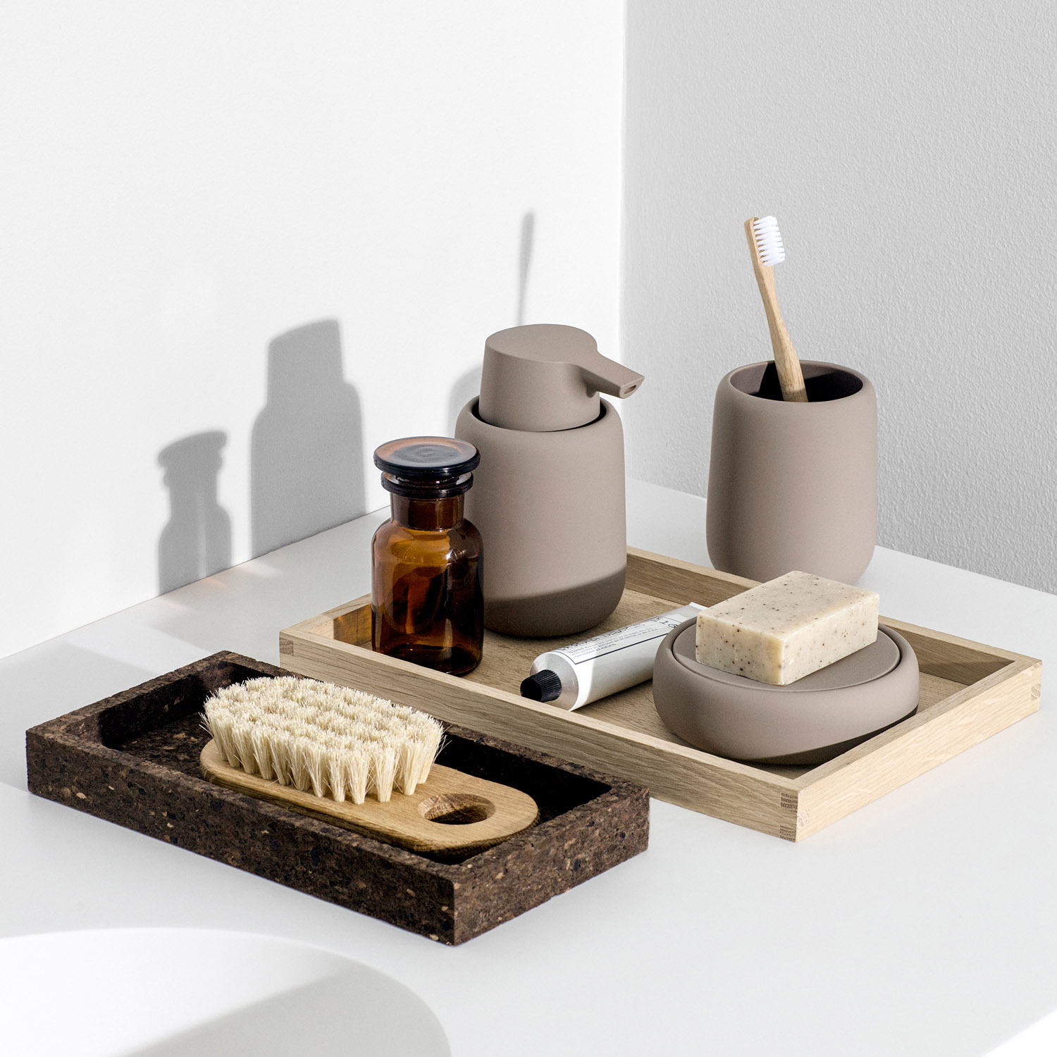Δοχείο υγρού σαπουνιού SONO, 250 ml, taupe, Blomus