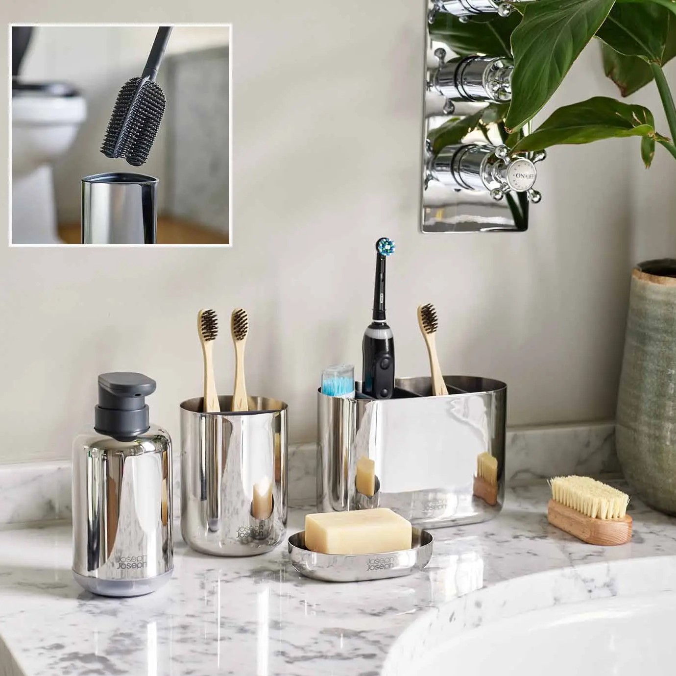 Δοχείο για υγρό σαπούνι EASYSTORE LUXE 70582 300 ml, ασημί, ανοξείδωτο ατσάλι, Joseph Joseph