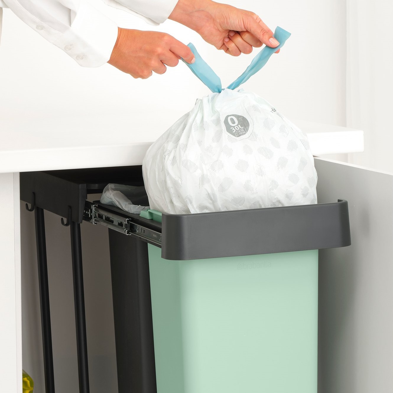 Εντοιχισμένος κάδος απορριμάτων SORT & GO 2x 30 l, σκούρο γκρι / πράσινο νεφρίτη, πλαστικό, Brabantia