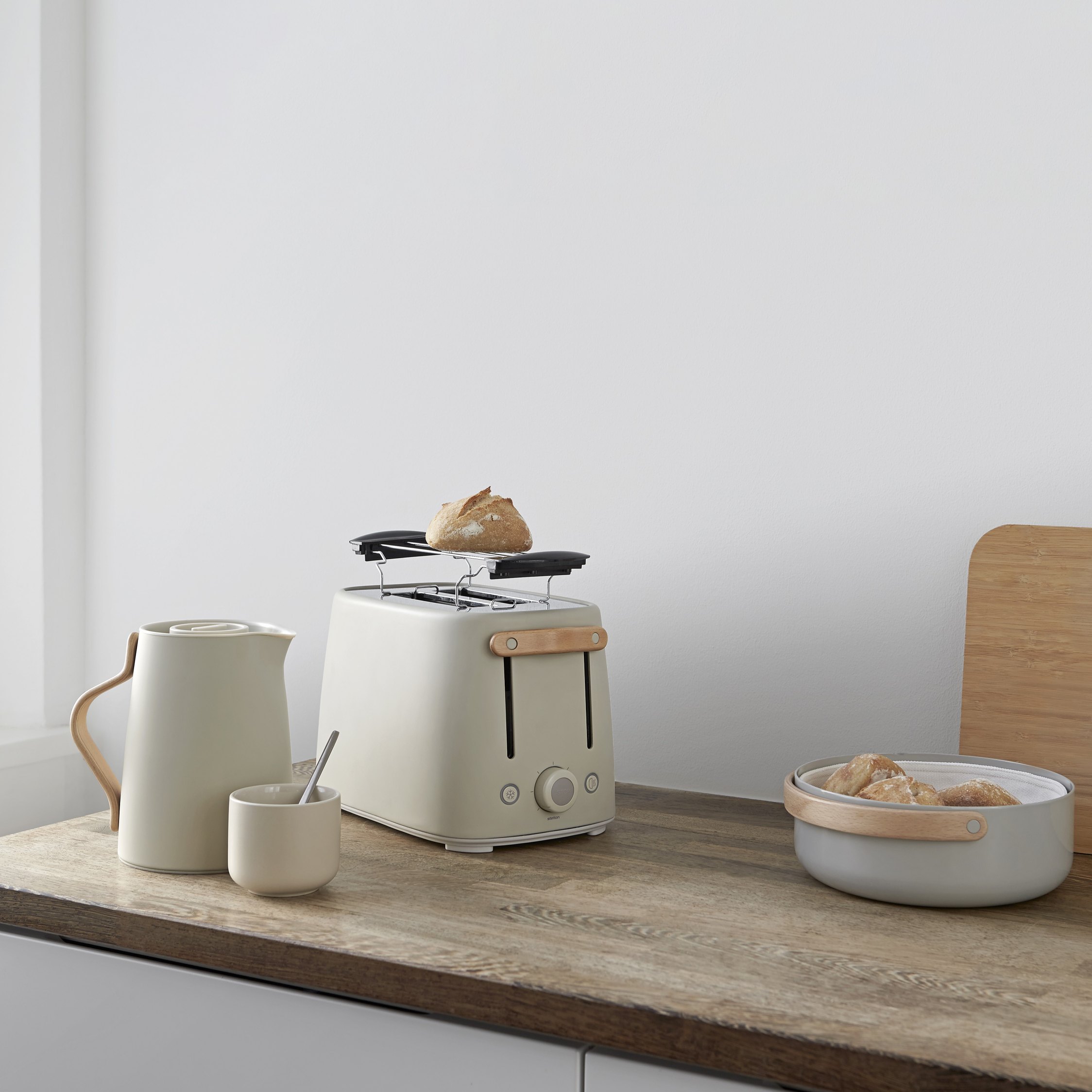 212334 1 ohrivac peciva emma 29 cm cerna nerezova ocel stelton