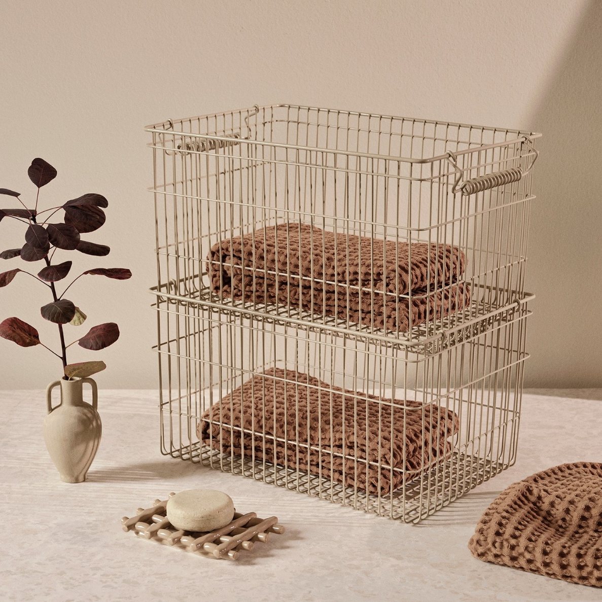 216872 1 ulozny kos cala 36 cm sada 2 ks kasmirova zelezo ferm living