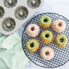 Φόρμα ANNIVERSARY BUNDLETTE BUNDT, για 6 κεκάκια minibundt, σε χρυσό, Nordic Ware