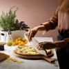Επιφάνεια κοπής και σερβιρίσματος NORDIC KITCHEN 35 cm, στρογγυλή, καφέ, ξύλο, Eva Solo