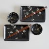 Σερβίτσιο για σούσι με chopsticks σε σετ BLACK WITH WHITE PETALS, 6 τεμάχια, MIJ