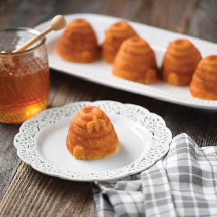 Beehive Bundt® aranyszínű 6 kis méhkaptár alakú sütőforma