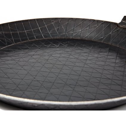 Serpenyő SP24 24 cm, indukcióval működő, kültéri főzéshez alkalmas, kovácsolt acélból készült, Petromax