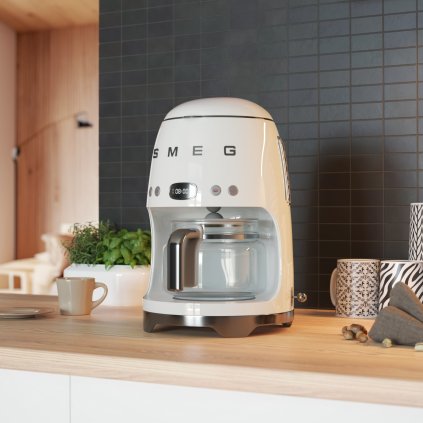 Csepegtető kávéfőző DCF02WHEU, fehér, Smeg