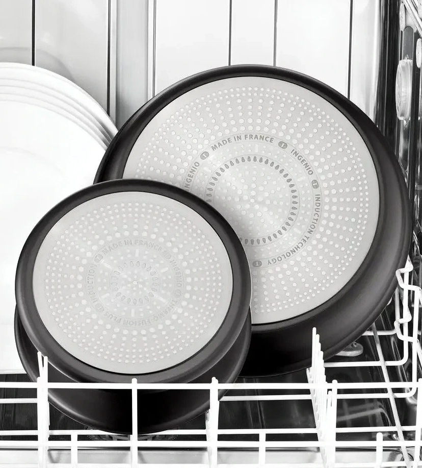 What cookware can be washed in the dishwasher?