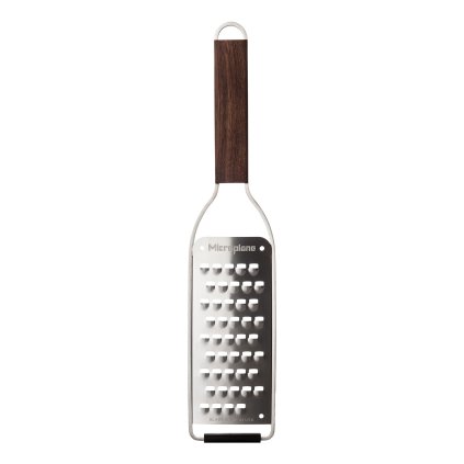 Coarse hand grater MASTER, walnut handle, Microplane