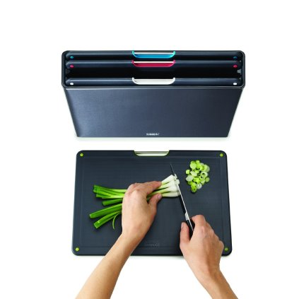 Pjaustymo lentelių rinkinys FOLIO STEEL, 4 vnt., su stovu, juodos spalvos, Joseph Joseph