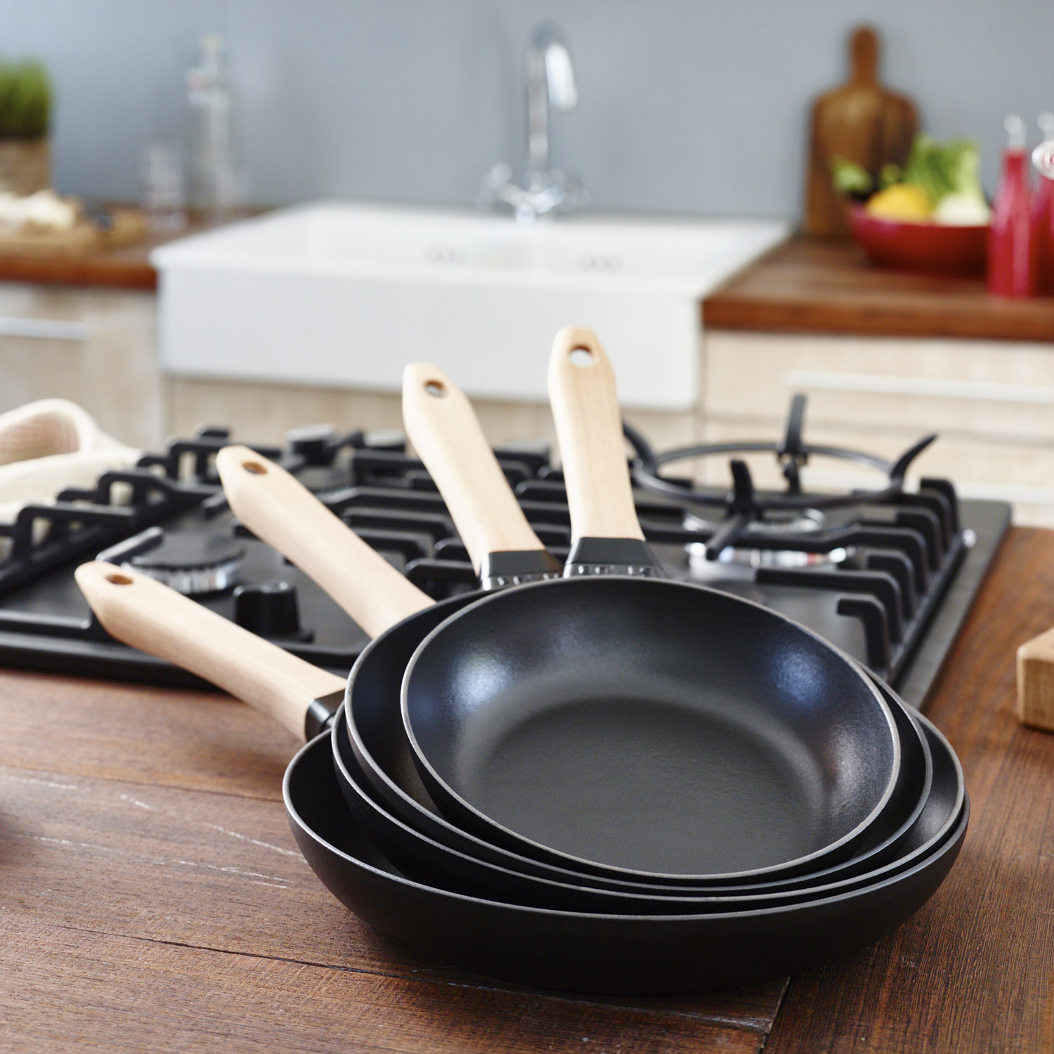 Keptuvė 20 cm, su medine rankena, ketaus, Staub